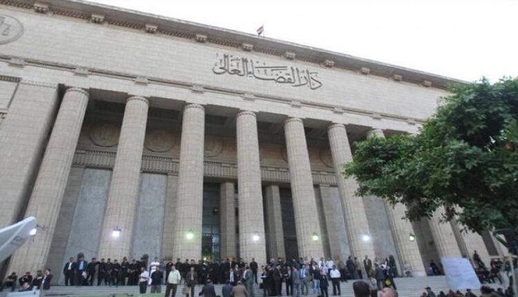 أحقية المحامي في حبس الأوراق المتعلقة بموكله عند عدم سداد أتعابه