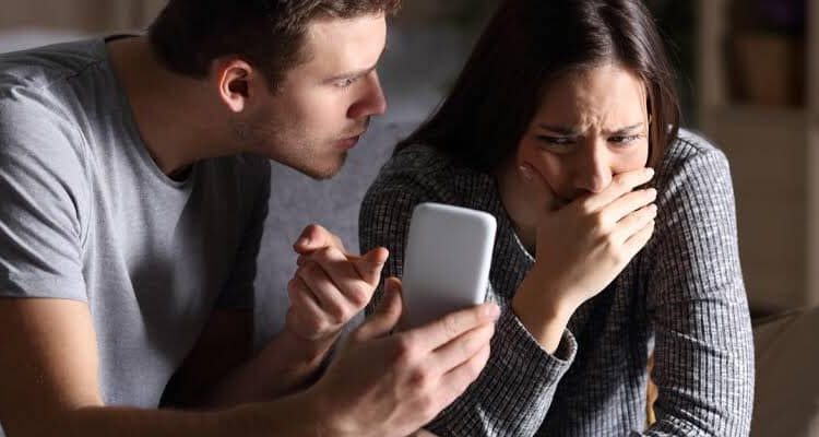 هل يحق للمراة الطلاق اذا خانها زوجها ؟