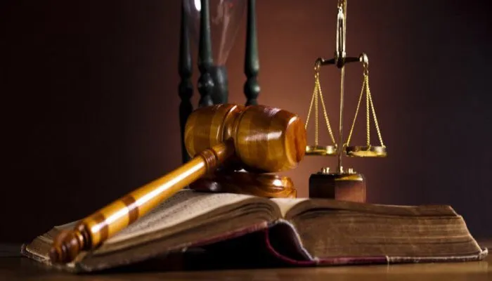 التمكين في القانون 