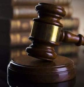 ثبوت تعسف الزوجة فى عدم استلامها قائمة المنقولات برغم عرض الزوج لها يستوجب رفض دعواها بإلزام الزوج بتسليمها المنقولات