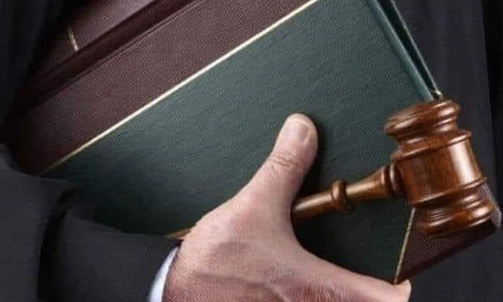 كيف يسقط حق الزوجة في النفقة ؟