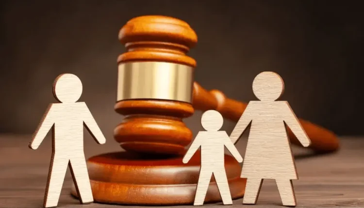 حضانة الطفل بعد زواج الأم