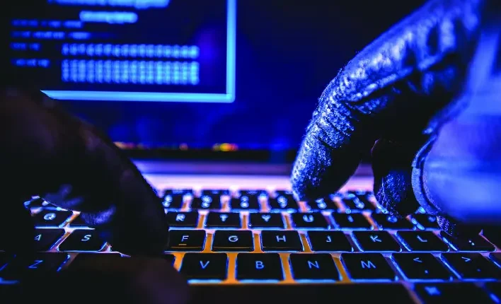 جرائم النصب والاحتيال الإلكترونية