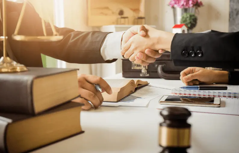 محامي متخصص في القضايا العماليه